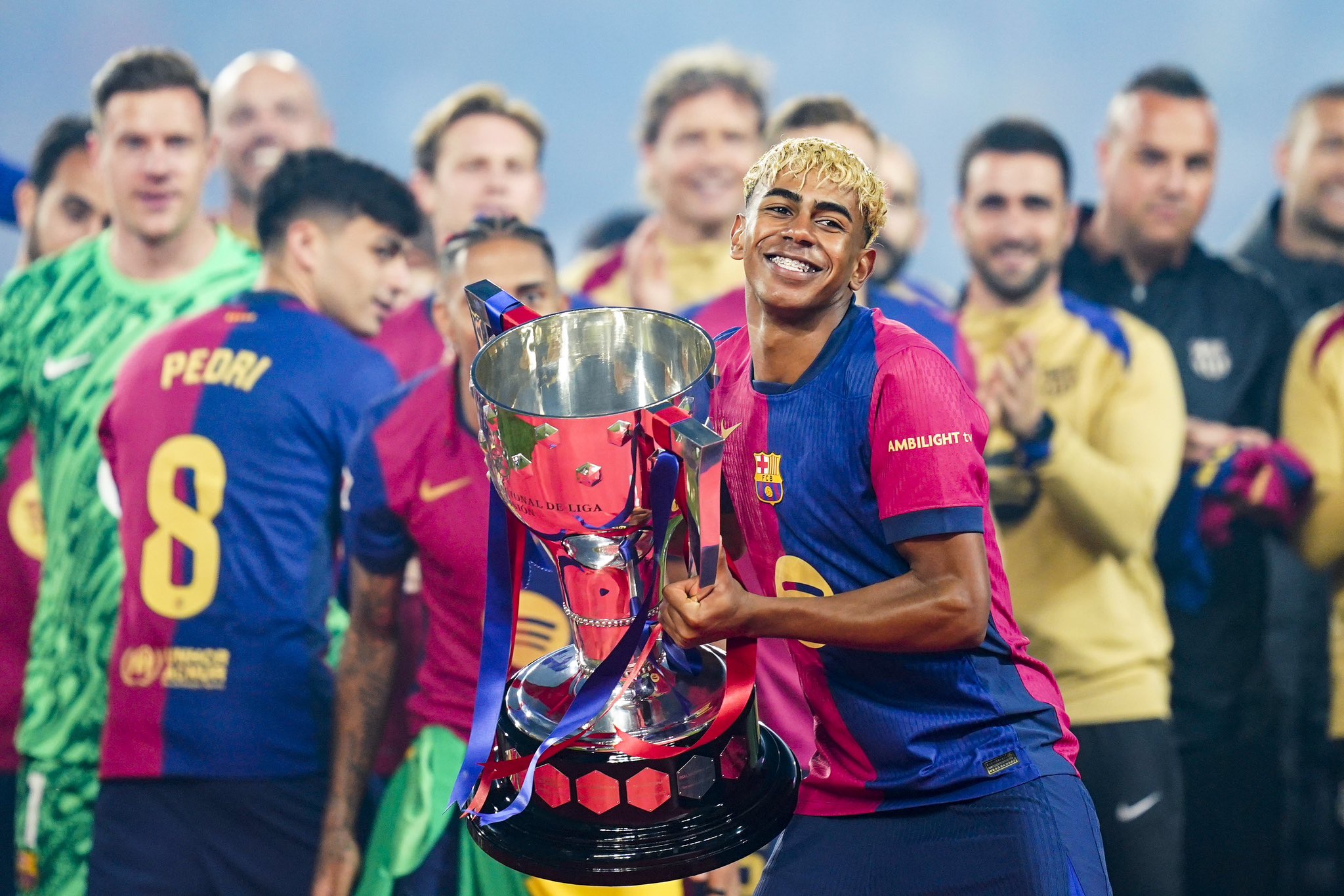 Lamine Yamal's Agents Demand Highest Salary at Barca — Club Pushes Back Amid Wage Worries